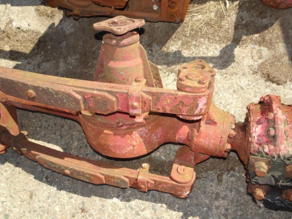 Vorderachse Universal 651 Utos gebraucht