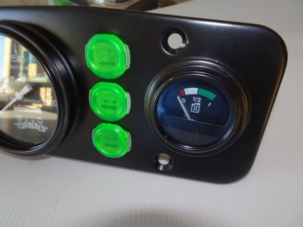 Amaturenbrett UTB TIH komplett Tacho mit Gewinde