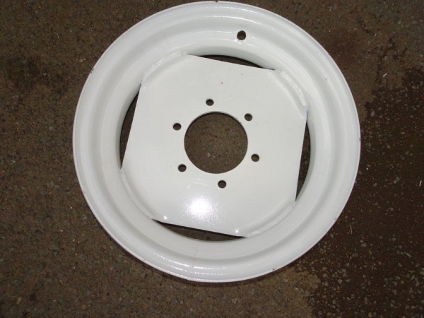 Felge für 16 Zoll Bereifung UTB V445 U550 Traktor Fiat 400 420 450