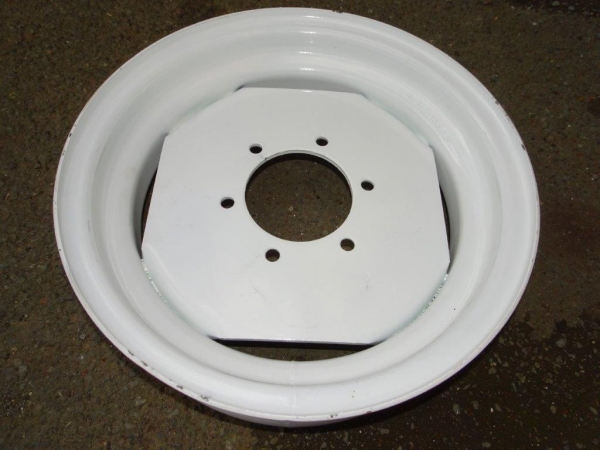 Felge für 16 Zoll Bereifung UTB V445 U550 Traktor Fiat 400 420 450