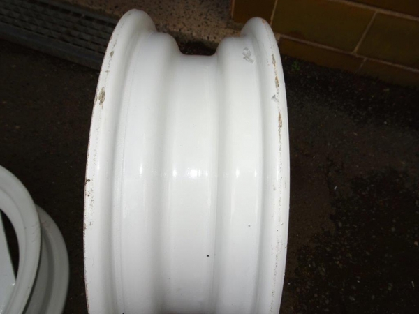 Felge für 16 Zoll Bereifung UTB V445 U550 Traktor Fiat 400 420 450