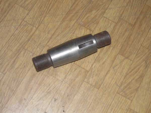 Bolzen mit Konus Hinterachse TIH 445