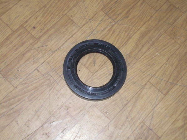 Simering Eingang Flansch Kardanwelle in der Vorderachse UTB + Fiat DT Modelle