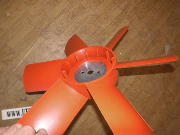 Lüfterrad Windflügel kunststoff Traktor Fiat 411 415 415DT