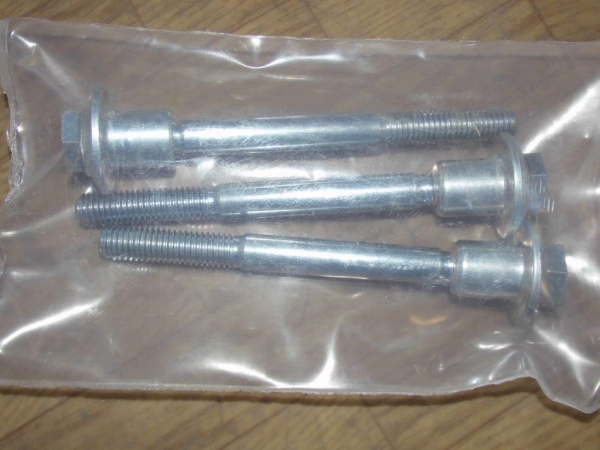 Deckel Zylinderkopf UTB TIH mit Schrauben 3 Zylinder Fiat z.B. 400 420 450 480 540 55.46...