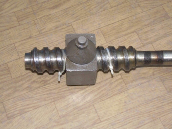 Lenkspindel lang Traktor Fiat Agri 55.46 - 65.46
