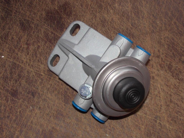 Filterkopf f. Dieselfilter mit Pumpe Ford new Holland Traktor 5640, 6640, 7740, 7840, 8240, 8340, TC52, TC54,TC56