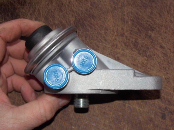 Filterkopf f. Dieselfilter mit Pumpe Ford new Holland Traktor 5640, 6640, 7740, 7840, 8240, 8340, TC52, TC54,TC56