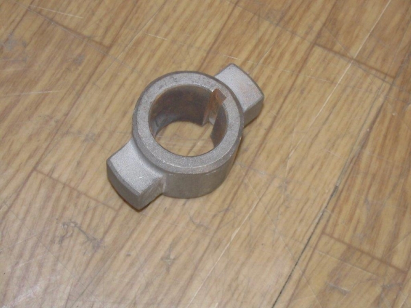 Mitnehmer Konus für große Hydraulikpumpe TIH Neu