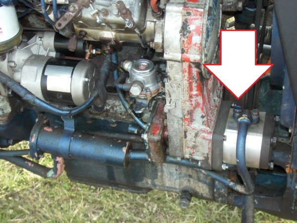 Hydraulikpumpe Arbeitshydraulik rechts UTB 302 445 550 TIH + FIAT Traktor original Romania