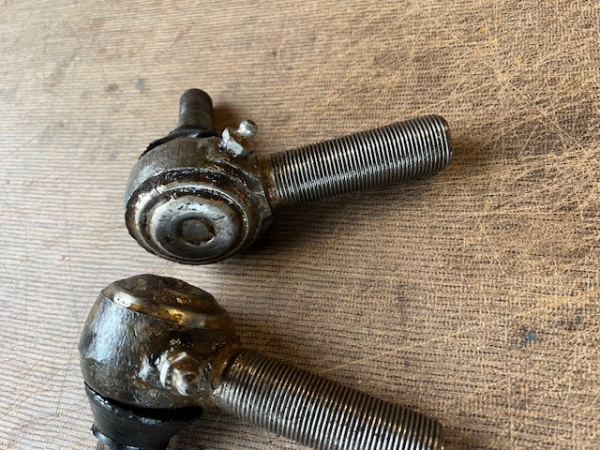 2 Stück Spurstangenkopf original UTB 650 651 altbestand rechts + links Gewinde