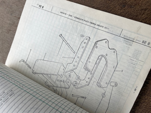 Ersatzteilkatalog UTB 550 IF original Teil für Frontlader Kabine Servolenkung stark gebraucht