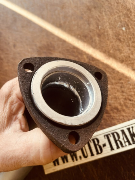 Reparaturstück für Auspuff bzw. Krümmer UTB TIH Fiat incl. Flansch