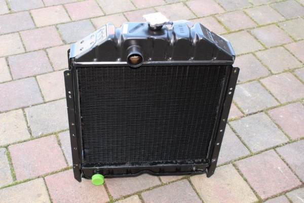 Kühler verstärkt für Fiat 640 / UTB 550 640