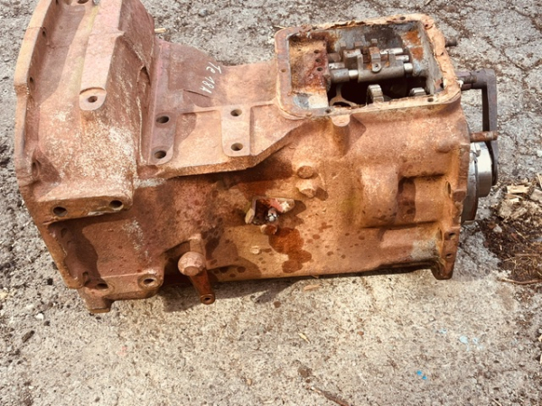 Schaltgetriebe komplett vom UTB 445  TIH Fiat 6 gang mit Gehäuse als Ersatzteilspender incl. Versandkosten