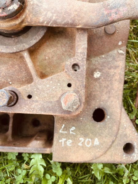 Lenkung - Konsole Voderachsbock UTB 650 651 als Ersatzteilspender gebraucht
