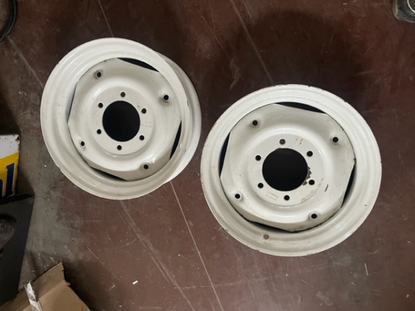 2 Stück Felge vorn für 16 Zoll Bereifung  UTB V445 U550 Traktor Fiat 400 420 450 ...