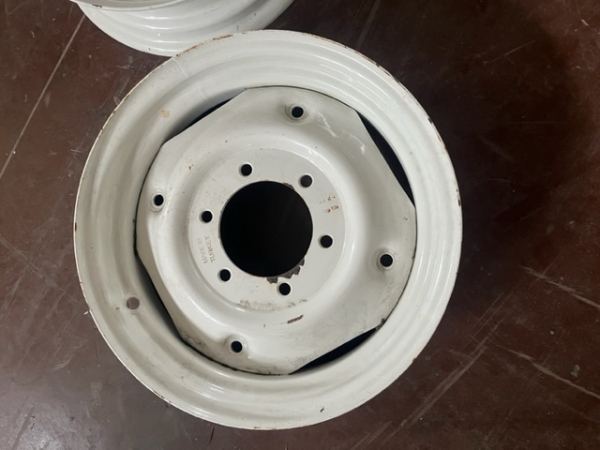 2 Stück Felge vorn für 16 Zoll Bereifung  UTB V445 U550 Traktor Fiat 400 420 450 ...