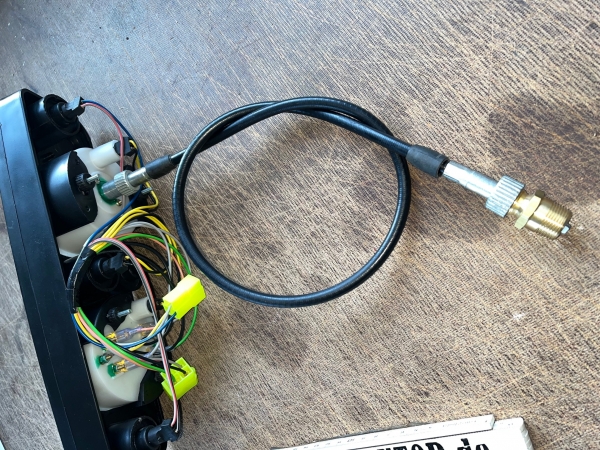 Amaturenbrett Instrumententafel mit Tachowelle + Tachoantrieb Fiat und UTB 445 + 550