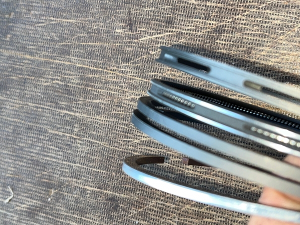 1 Satz Kolbenringe UTB 650 651 Durchmesser 108mm