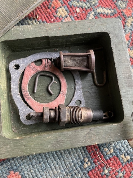 Holz Werkzeugbox aus DDR Zeiten NVA KVD 8