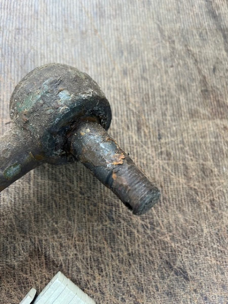 1 Stück Spurstangenkopf lang UTB 650 original aus Lagerbestand