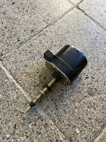 Scheibenwischermotor Traktor Restposten