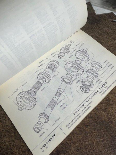 Ersatzteilkatalog Traktor Fiat 1180 + 1180 DT original incl. Versandkosten