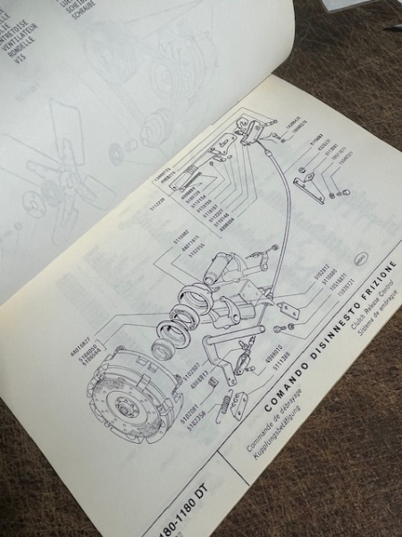 Ersatzteilkatalog Traktor Fiat 1180 + 1180 DT original incl. Versandkosten
