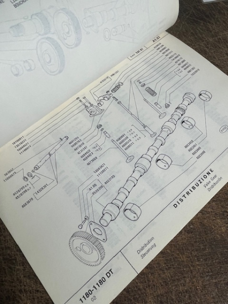 Ersatzteilkatalog Traktor Fiat 1180 + 1180 DT original incl. Versandkosten