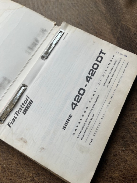Ersatzteilkatalog Traktor Fiat 420 +  420DT original incl. Versandkosten