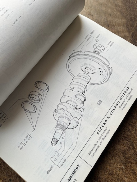 Ersatzteilkatalog Traktor Fiat 420 +  420DT original incl. Versandkosten