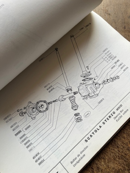 Ersatzteilkatalog Traktor Fiat 420 +  420DT original incl. Versandkosten