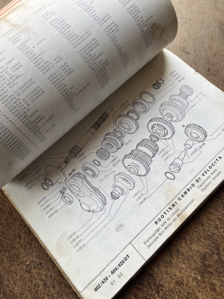 Ersatzteilkatalog Traktor Fiat 420 +  420DT original incl. Versandkosten