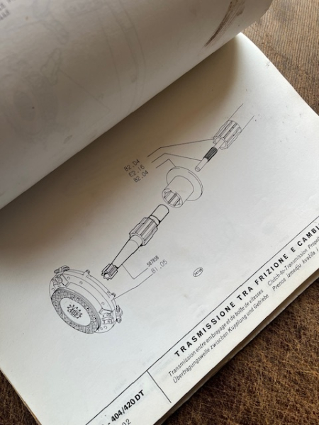 Ersatzteilkatalog Traktor Fiat 420 +  420DT original incl. Versandkosten
