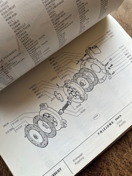 Ersatzteilkatalog Traktor Fiat 420 +  420DT original incl. Versandkosten