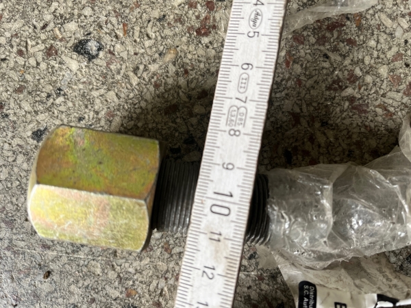 Bügel mit Mutter für Hinterrad Achse UTB U 650 651 auch für M