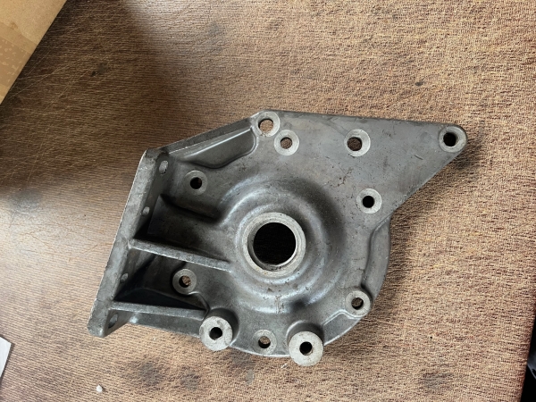 Halterung Traverse für Kompressoranbau original UTB 550 445 640