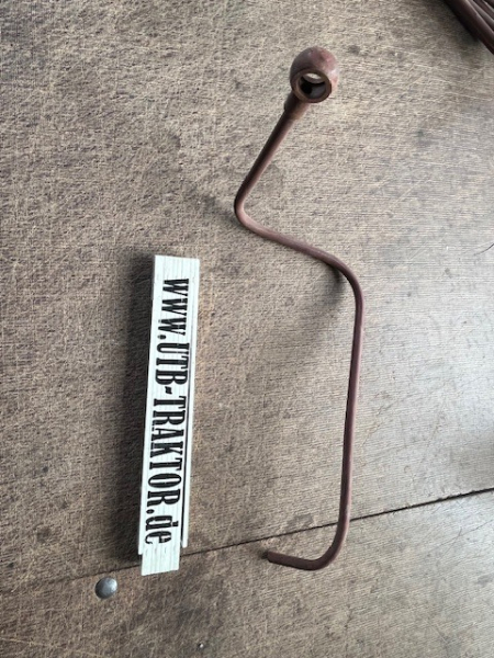 Leitung lang Diesel UTB 445 TIH + Fiat 450 R450 vom oberen Filter zur Einspritzpumpe