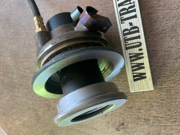 Halter mit Schiebestück + Drucklager komplett UTB 550 + 640