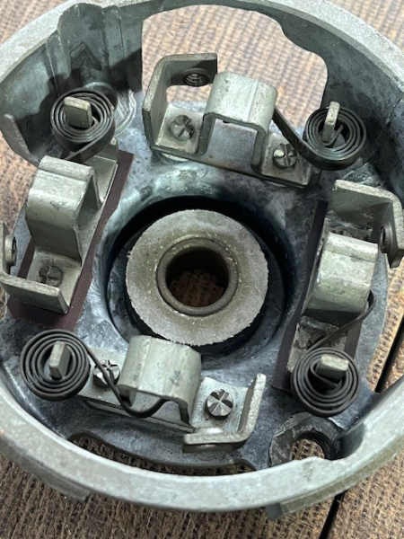 Kohlenhalter für Anlasser UTB 300 302 445 550 + TIH Neuteil aus Lagerbestand