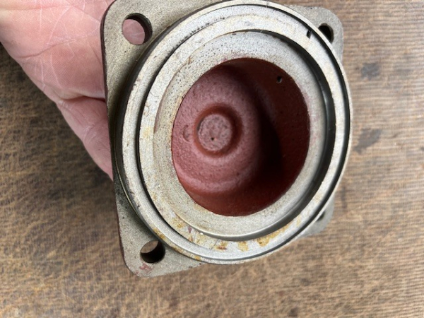 Deckel vorn am Schaltgetriebe UTB TIH Fiat