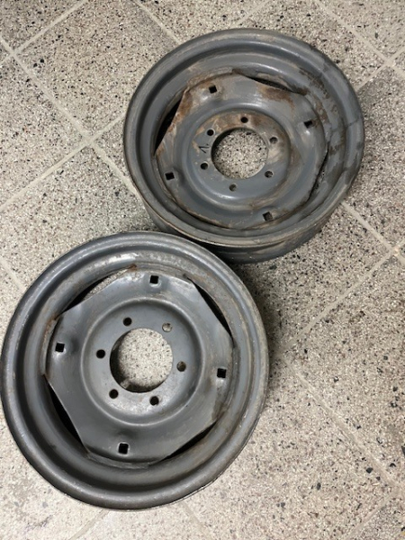 2 Stück Felge vorn für 16 Zoll Bereifung  UTB V445 U550 Traktor Fiat 400 420 450 ... original Teil incl. Versandkosten