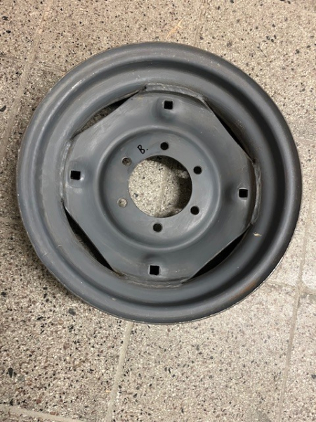 Felge vorn für 16 Zoll Bereifung  UTB V445 U550 Traktor Fiat 400 420 450 ... original Teil incl. Versandkosten B