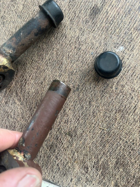 Hydraulikrohr Anschluß an die Hydraulikpumpe UTB TIH lang