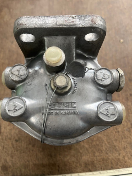 Dieselfilter Kraftstofffilter UTB TIH Fiat komplett mit Blech Unterteil original teil Romania