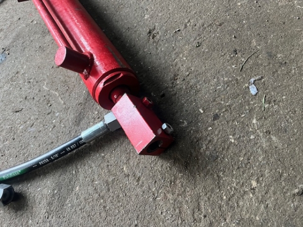 Zylinder für Lenkhilfe UTB