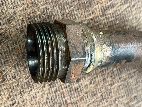 Bogen Hydraulikrohr TIH 445 M27x2  x Öse 22mm