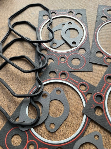 Dichtsatz Zylinderkopf Zetor 4 zylinder Serie UR1 38023086 Serie UR1 38023086 Stärke 1,2 mm