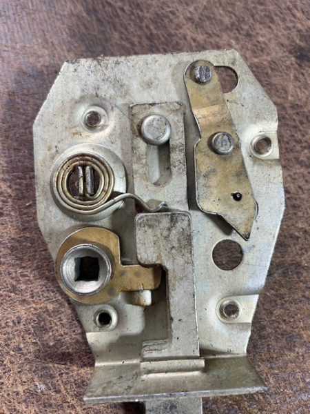 Türschloss - MTS 80/82 - rechts mittlere kabine